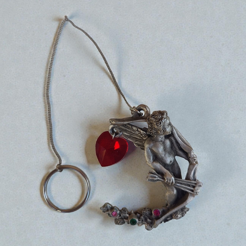 Vintage pewter Cherub Necklace with Red Heart Crystal - Picture 2 of 2